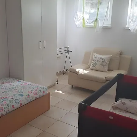 Emma - Free Parking, Ac, Wifi 아파트