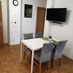 Emma - Free Parking, Ac, Wifi Apartament *