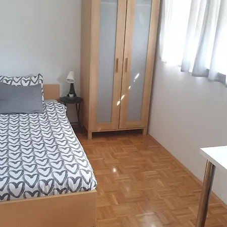 Emma - Free Parking, Ac, Wifi