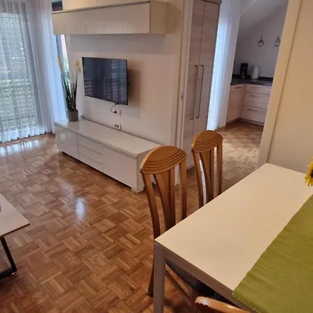 Emma - Free Parking, Ac, Wifi Apartment