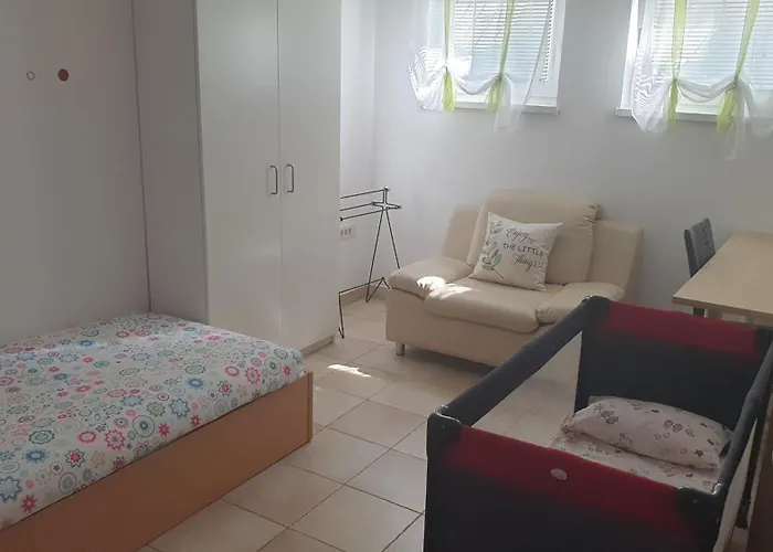 Emma - Free Parking, Ac, Wifi Apartamento