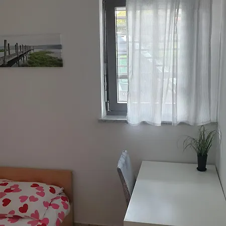 Lägenhet Emma - Free Parking, Ac, Wifi